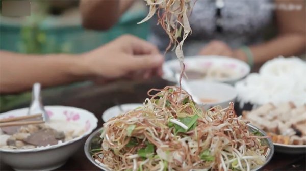 12-mon-ngon-gan-voi-dia-danh-khap-moi-mien-dat-nuoc-ivivu-5[1].jpg