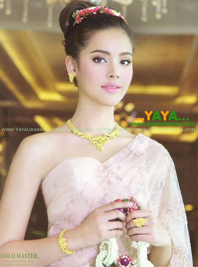 1449655400-1449654574-22-urassaya-sperbund.jpg