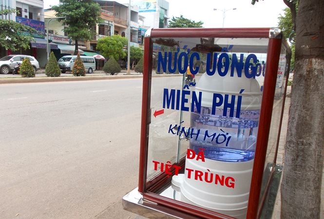 1_tra_da_mien_phi_tren_duong_cach_mang_thang_tam_da_nang_jpg_gwxz.jpg