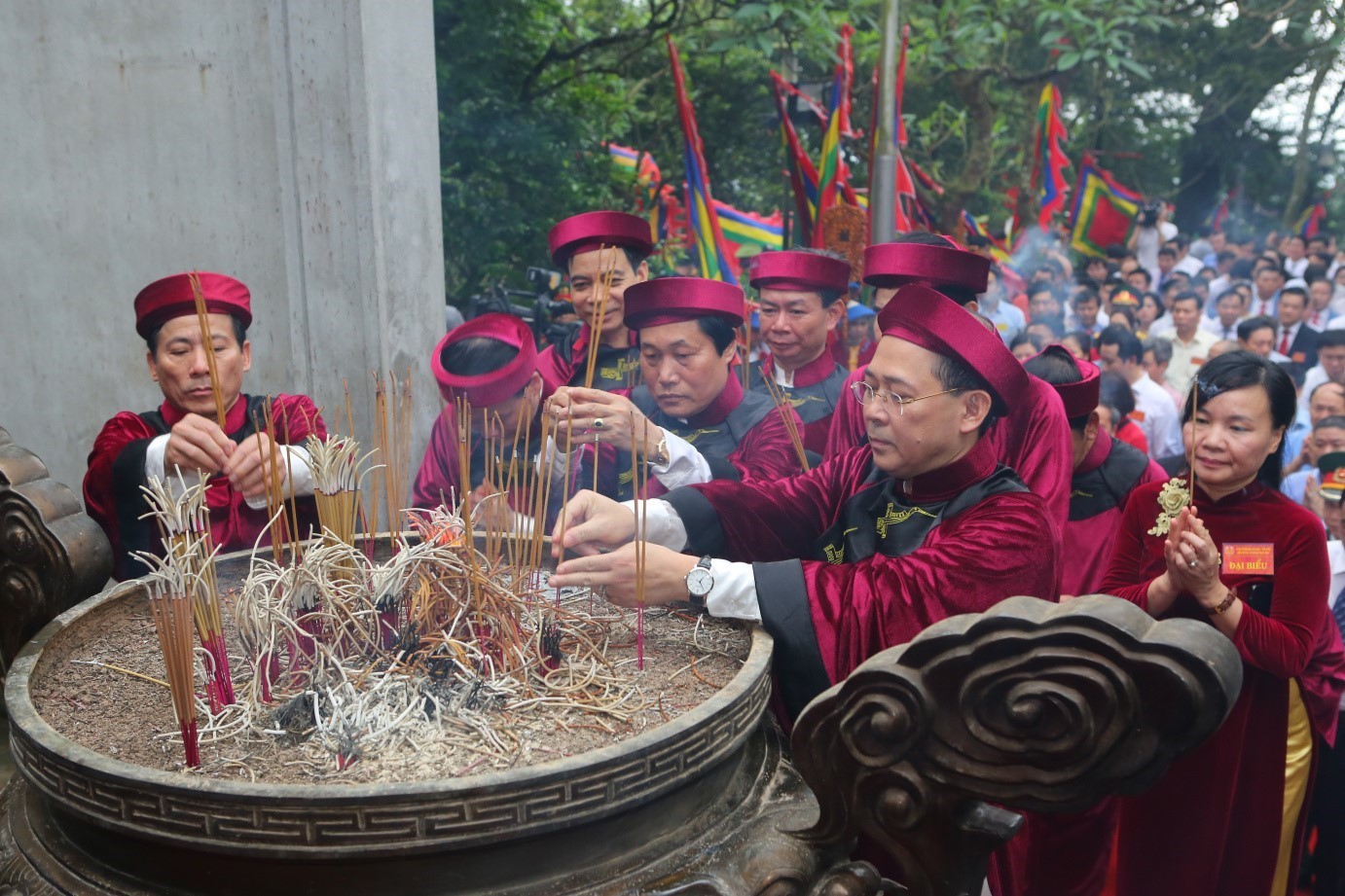 anh-dang-huong-tai-le-hoi-den-hung-2019_030204381.jpg