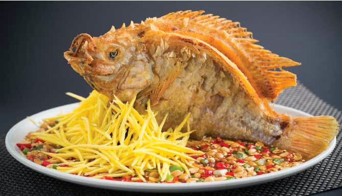 cá-chiên-điêu-hồng-sốt-mắm-xoài.jpg