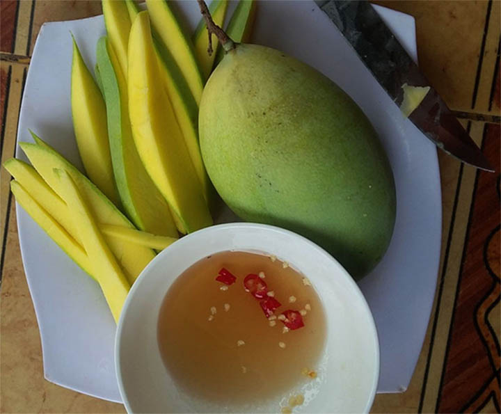 cach-lam-nuoc-mam-cham-xoai-ngon.jpg