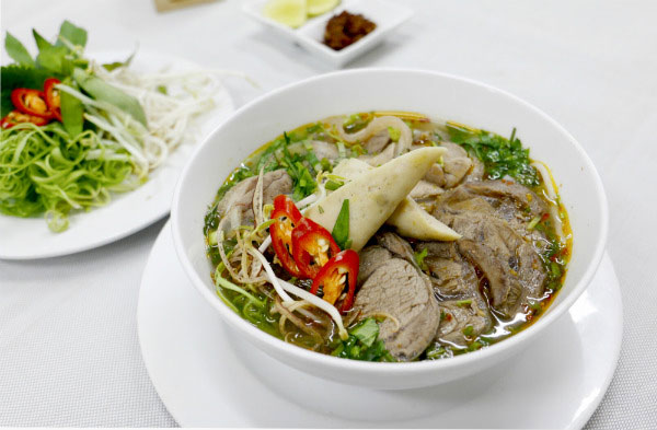 cach-nau-bun-bo-hue-ngon-chuan-vi.jpg