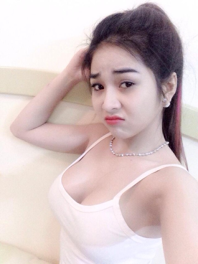chiem-nguong-20-co-nang-co-nguc-dep-hot-nhat-tren-facebook-22.jpg