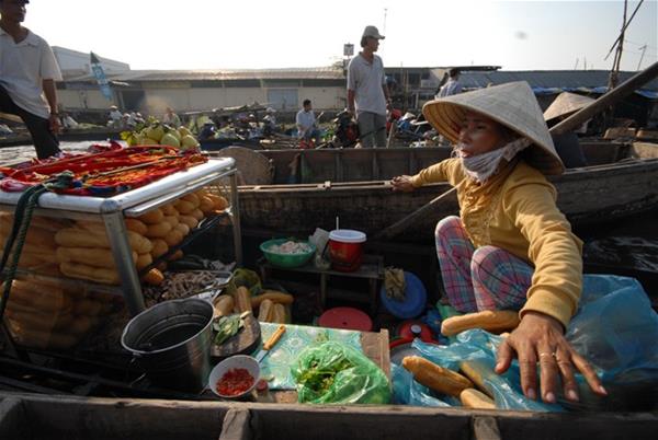 cho-noi-mien-tay1-ivivu[1].jpg
