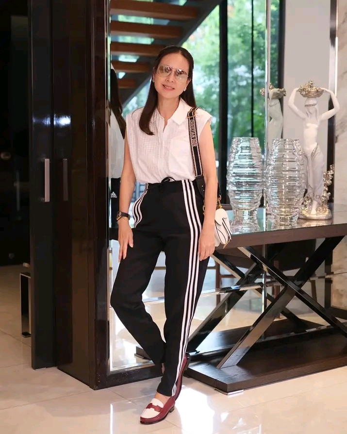 FB_IMG_16648352524893228.jpg