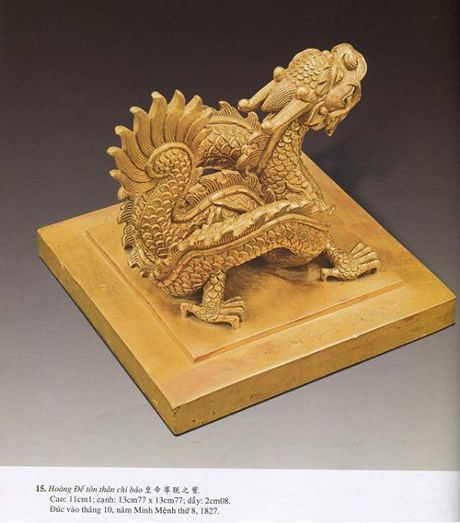 hues-co-do-hue-sach-bong-kim-ngoc-bao-ty.jpg