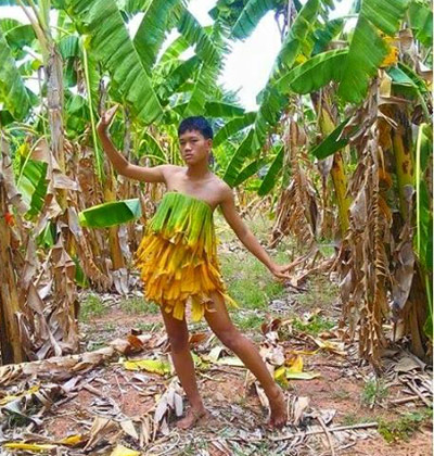 nam-sinh-15-tuoi-mac-la-chuoi-quan-sau-rieng-lam-vay-dien-thoi-trang.jpg