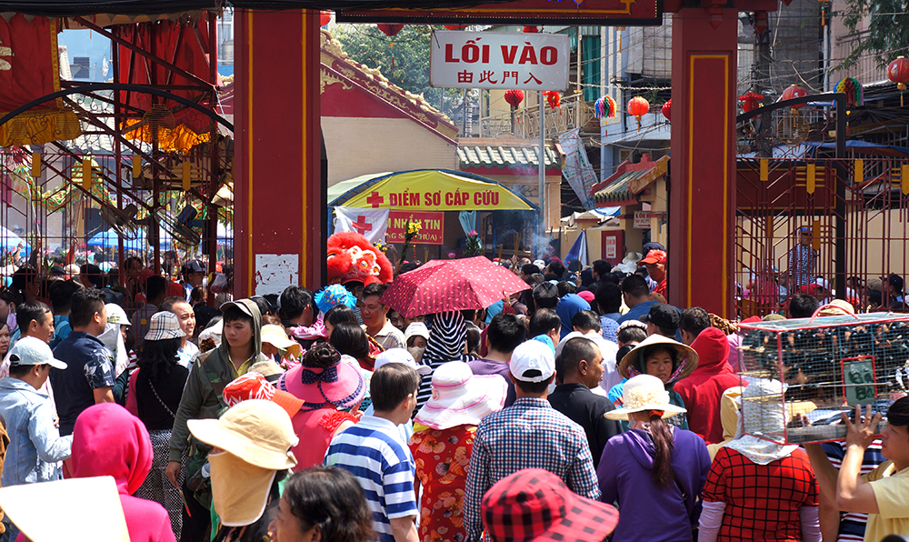 nghet-tho-dang-huong-le-chua-ba-binh-duong.jpg