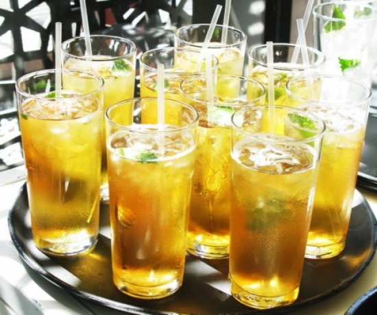 nguy-hai-suc-khoe-khi-uong-tra-da-sai-cach-bb-baaadR5sca.jpg
