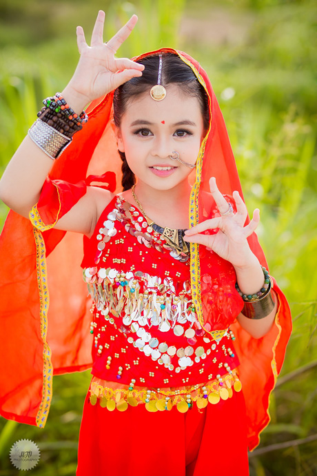 nu-chinh-phim-co-dau-8-tuoi-phien-ban-viet-don-tim-dan-mang.jpg