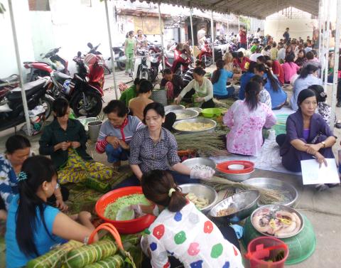 sai-gon-tung-bung-ngay-hoi-banh-tet-mung-tet-binh-than-2016_21028107[1].JPG