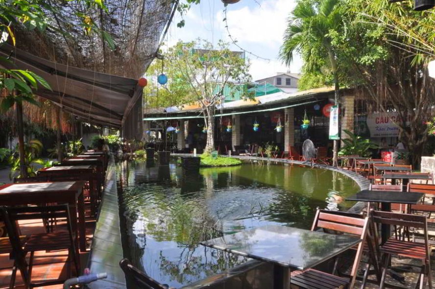 thiet-ke-quan-cafe-co-khuon-vien-rong-04.jpg
