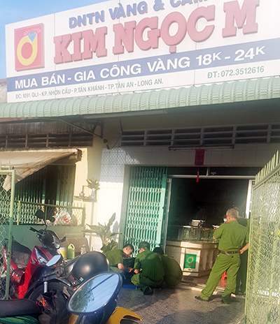 tiẹm vang.jpg