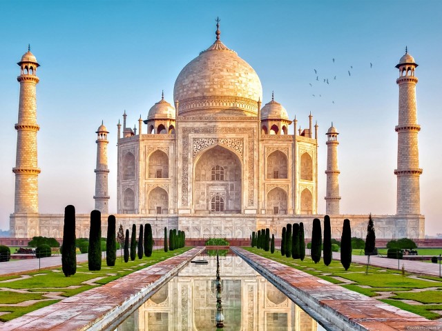 Tour_Taj_Mahal_HD_Wallpapers_14_1920x1440-419671_640x480[1].jpg