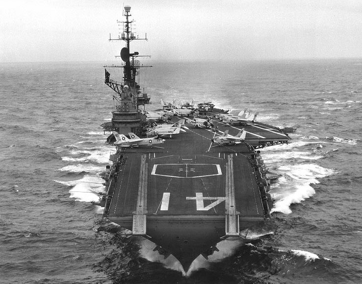 USS_Midway_(CV-41)_underway_1963.jpg