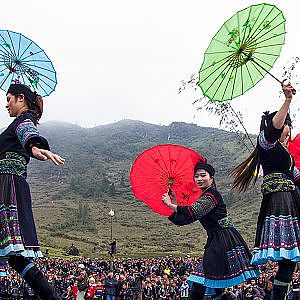 Múa xòe Tây Bắc - Xoe Dance in the Northwest Vietnam - YouTube