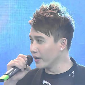 Hoàng Thịnh -  Đan Trường Con Sóng Yêu Thương  Full Ca sĩ giấu mặt - YouTube