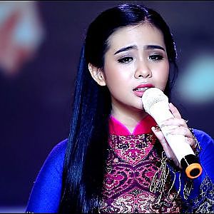 Chuyện Tình Không Dĩ Vãng - Quỳnh Trang [MV Official] - YouTube