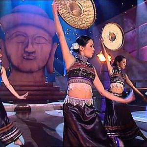 Như Quỳnh in Xuân Mong Chờ Paris By Night 80 - YouTube